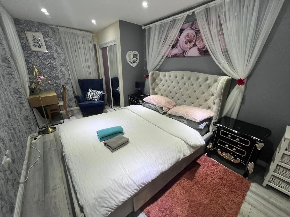 Rooms Near Canary Wharf ロンドン